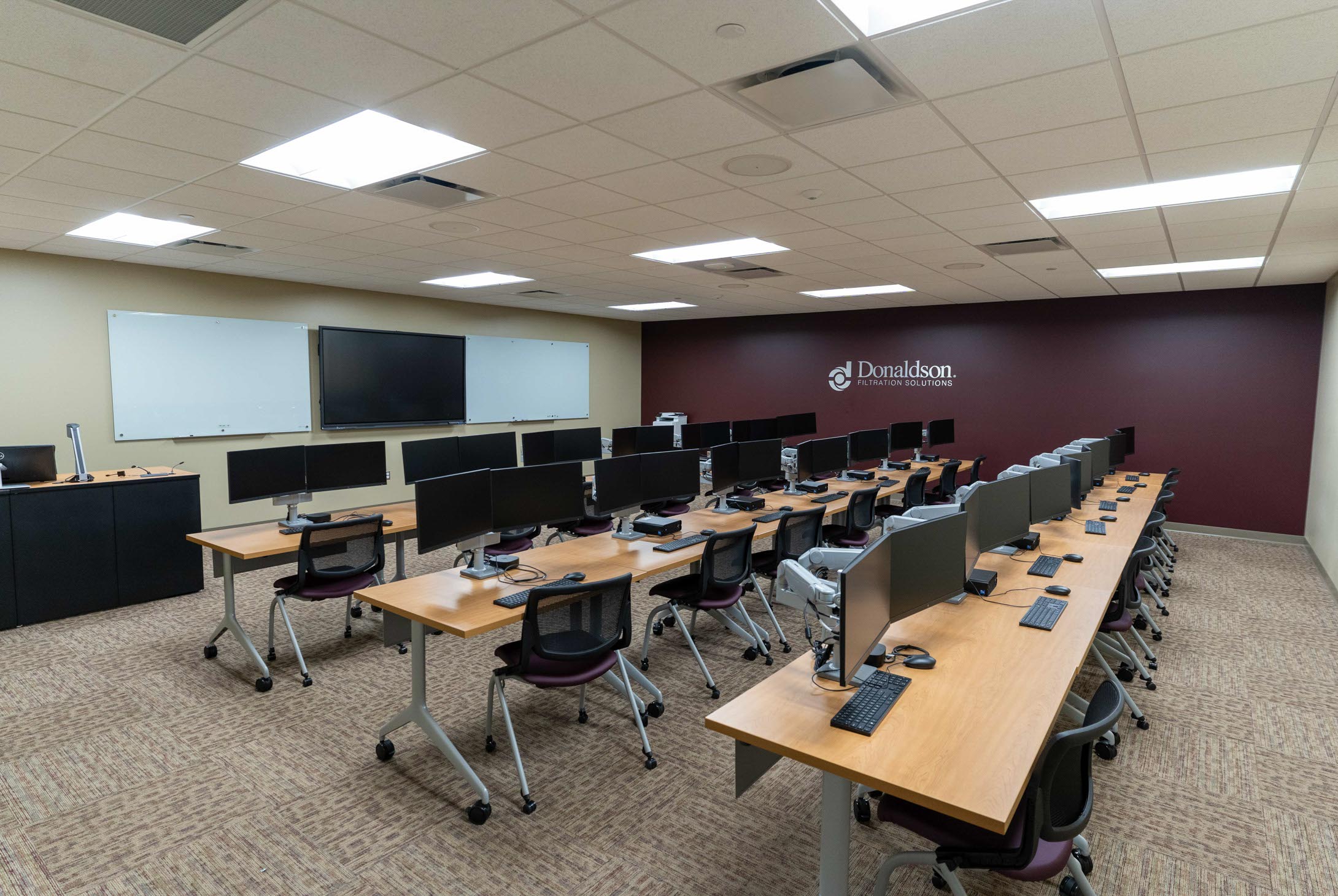 AMETA Center Room 127 - Classroom Computers